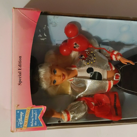 Barbie Walt Disney World 25th anniversary Doll - Picture 3 of 6